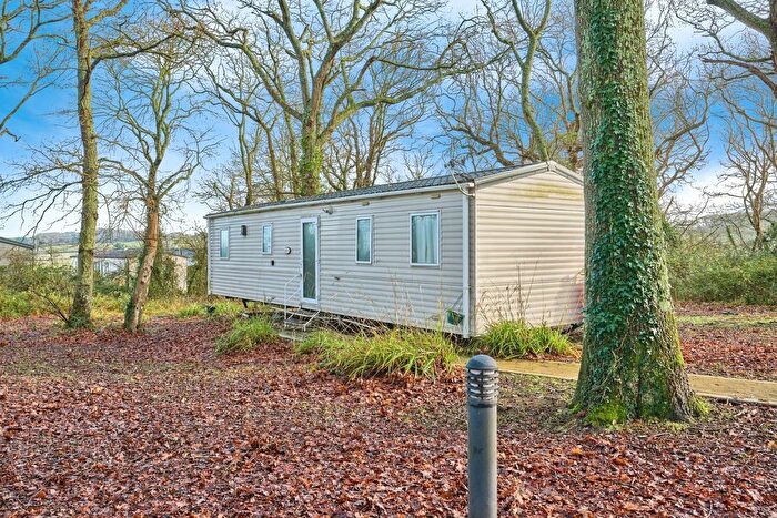 3 Bedroom Park Home For Sale In Oaklands, Thorness Lane, Cowes, Isle Of Wight, PO31