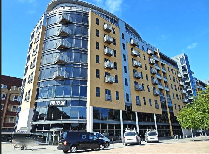 2 Bedroom Flat For Sale In Queens Court, Hull, Hull, North Humberside, HU1