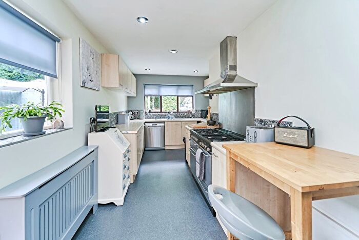 3 Bedroom Semi-Detached House For Sale In Wrexham Avenue, Walsall, West Midlands, WS2