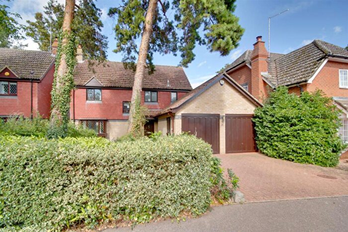 4 Bedroom Detached House For Sale In Manor Close, Brampton, PE28