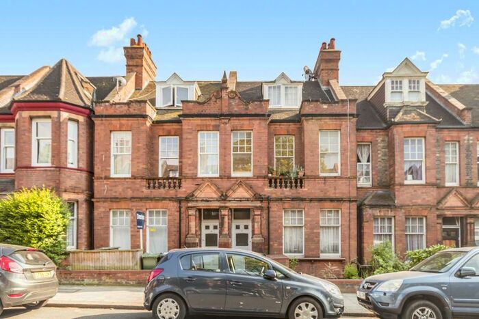 2 Bedroom Flat To Rent In Barcombe Avenue, London, SW2