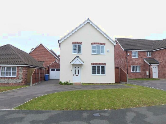 4 Bedroom Detached House To Rent In Tubby Walk, Oulton, NR32