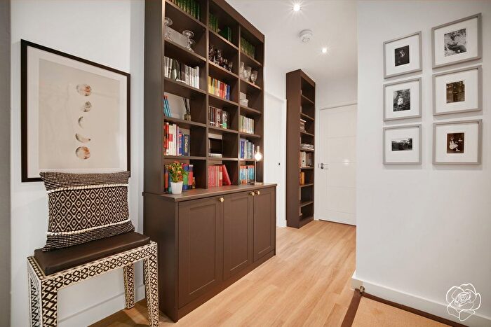 1 Bedroom Flat For Sale In Hyett Court, Honour Lea Avenue, Stratford, E20