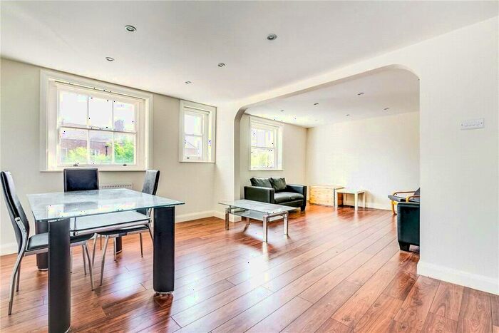 4 Bedroom Apartment To Rent In Finchley Road, St Johns's Wood, London, NW8