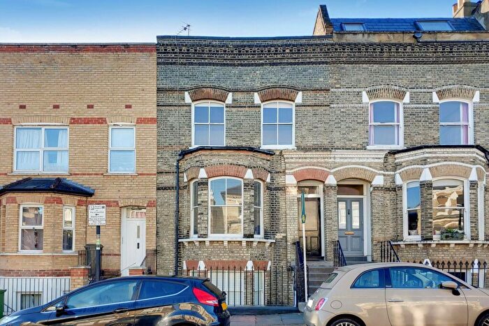1 Bedroom Flat For Sale In Salcott Road, Battersea, London, SW11