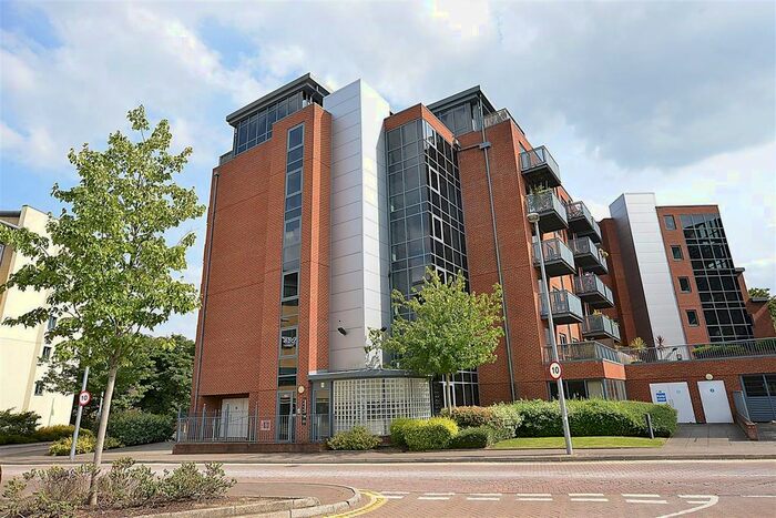 1 Bedroom Flat For Sale In Independence House, Chapter Way, Colliers Wood, SW19