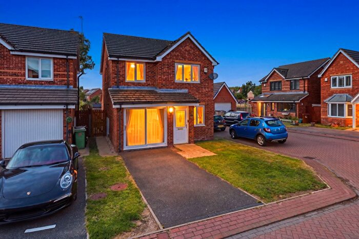 3 Bedroom Detached House For Sale In Thistle Hill Close, Streethouse, WF7