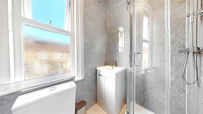 6 Bedroom House To Rent In Third Avenue, BA2