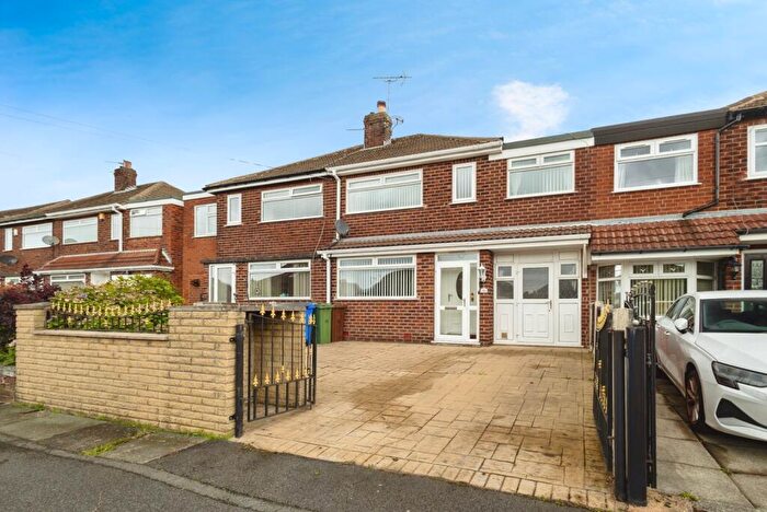 4 Bedroom Semi-Detached House For Sale In Sherwood Road, Denton, Manchester, Greater Manchester, M34