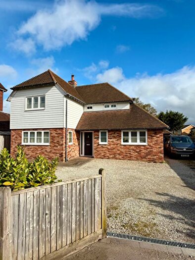 4 Bedroom Detached House For Sale In Station Road, Staplehurst, Tonbridge, TN12