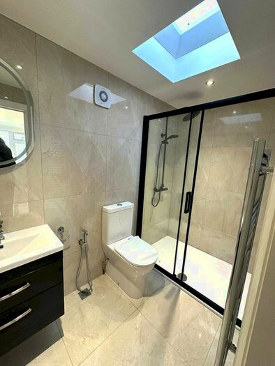 2 Bedroom Flat To Rent In Brisbane Road, Ilford, IG1