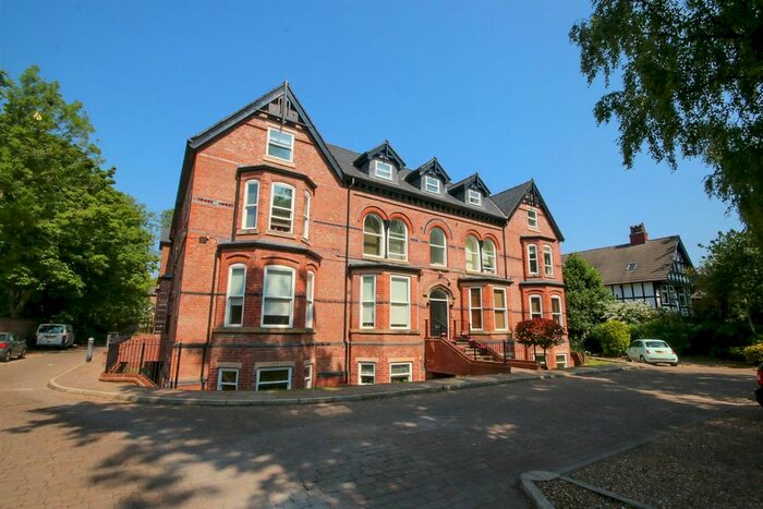 2 Bedroom Flat For Sale In Brentwood Court, Sandwich Road, Ellesmere Park, M30
