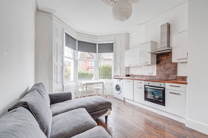 1 Bedroom Flat To Rent In Ossian Road, London, N4