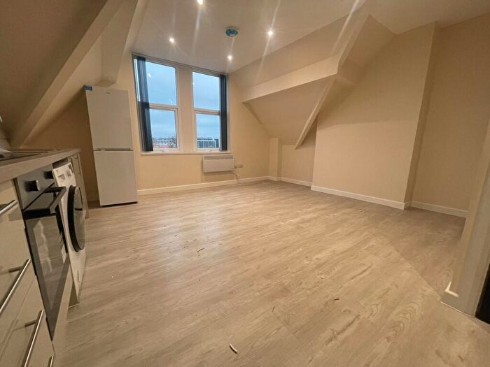Apartment To Rent In London Road, S2