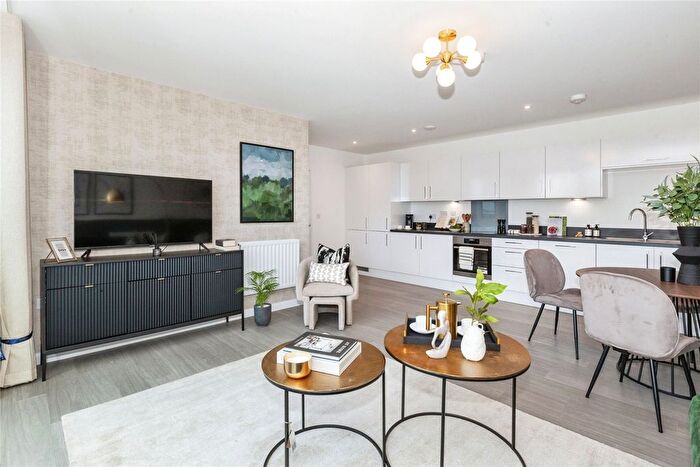 2 Bedroom Flat For Sale In Sunningdale Park, Berkshire, SL5