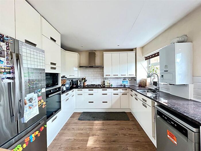 3 Bedroom Property To Rent In Hare Street Springs, Harlow, CM19