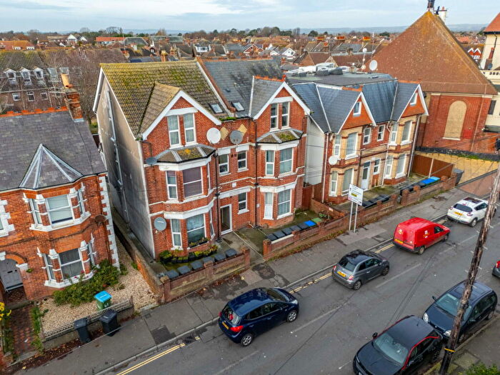 1 Bedroom Flat To Rent In Canada Grove, Bognor Regis, PO21
