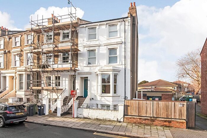 2 Bedroom Flat For Sale In Park Hall Road, London, SE21