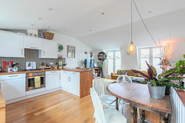 2 Bedroom Maisonette To Rent In Narford Road, London, E5