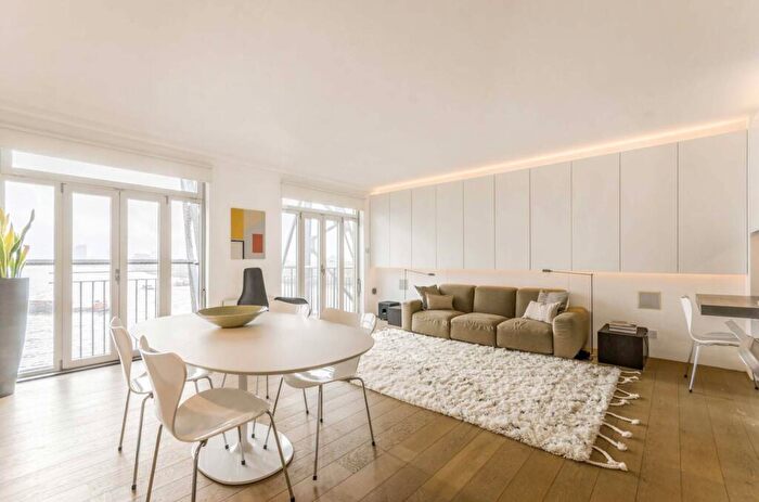 2 Bedroom Flat To Rent In Three Colt Street, Limehouse, London, E14