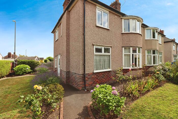 3 Bedroom Semi-Detached House For Sale In Newbold Avenue, Chesterfield, Derbyshire, S41