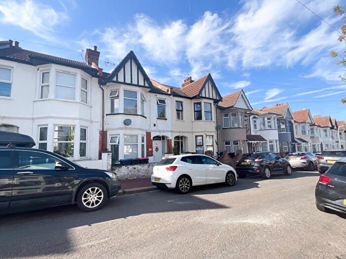 3 Bedroom Terraced House To Rent In Ramuz Drive, Westcliff-on-Sea, SS0