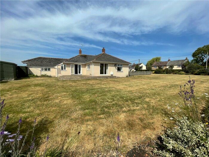 4 Bedroom Bungalow To Rent In Manston Road, Sturminster Newton, DT10