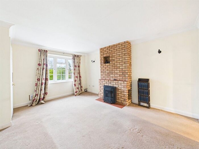 3 Bedroom Detached House For Sale In Anderson Drive, Stonehouse, Gloucestershire, GL10