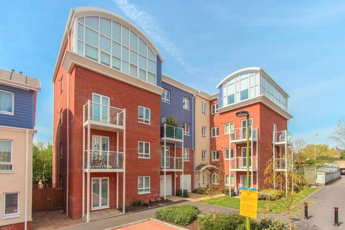 2 Bedroom Flat To Rent In Ausden Place, Pumphouse Crescent, Watford, Hertfordshire, WD17