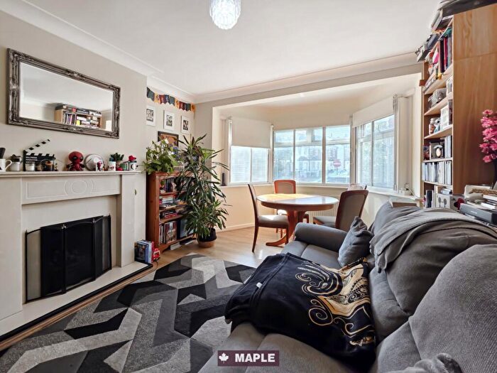 2 Bedroom Flat To Rent In Masons Avenue, Harrow, HA3