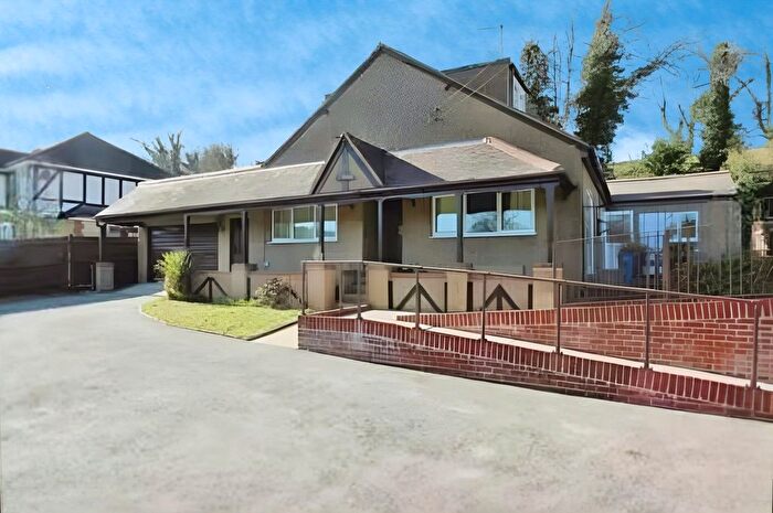 5 Bedroom Country House To Rent In Outwood Lane, Chipstead, Coulsdon, CR5