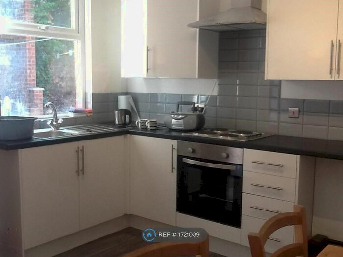 3 Bedroom Terraced House To Rent In Ecclesall Road, Sheffield, S11