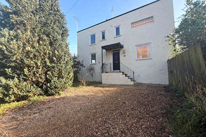 3 Bedroom Detached House For Sale In Downs Road, Istead Rise, Kent, DA13