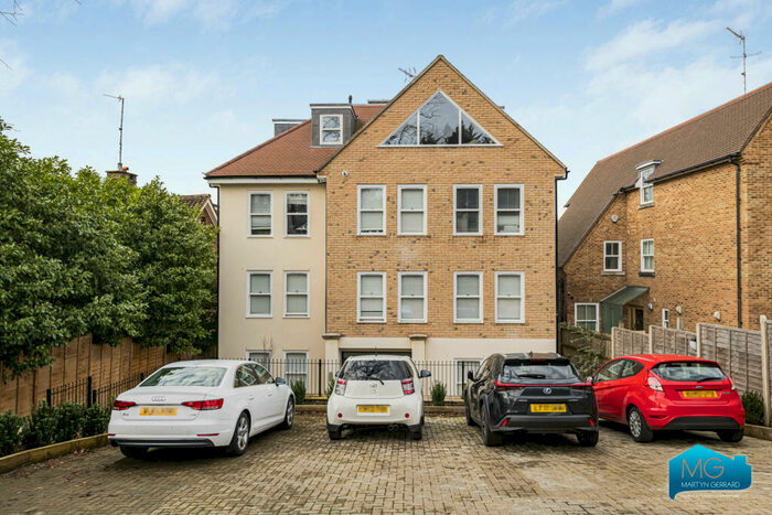 2 Bedroom Apartment To Rent In Holden Road, Woodside Park, London, N12