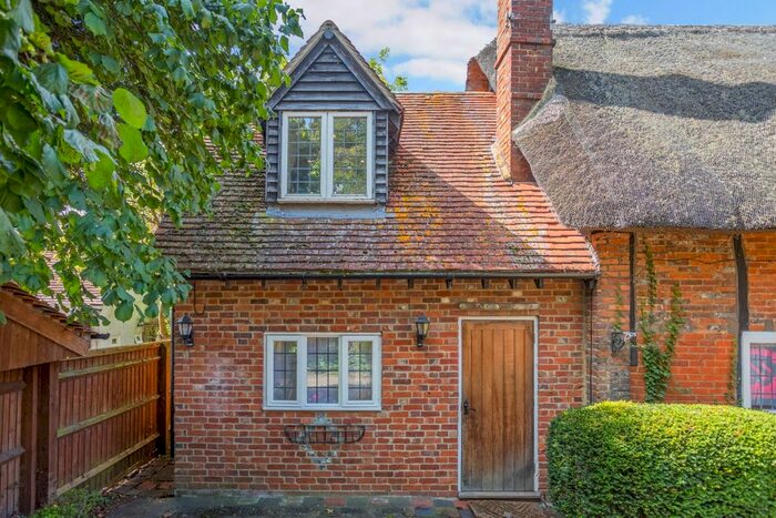 1 Bedroom Flat To Rent In Watery Lane, Clifton Hampden, Abingdon, OX14