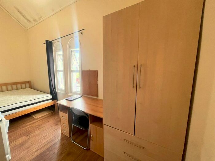 3 Bedroom Flat To Rent In **£pppw Excl Bills** Annesley Grove, Arboretum - Trent Uni, NG1