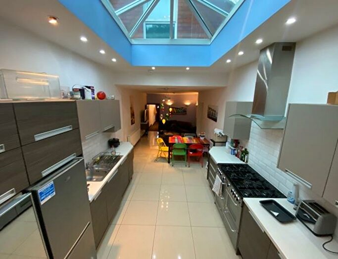 7 Bedroom Terraced House To Rent In Dawlish Road, Selly Oak, Birmingham, B29