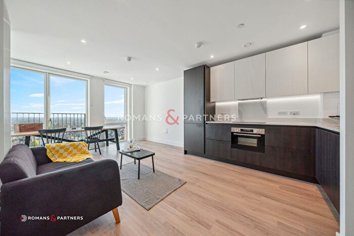 1 Bedroom Flat To Rent In Silverleaf House, Acton, W3