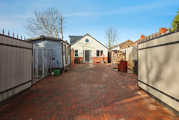 4 Bedroom Bungalow For Sale In Carlyle Court, Rotherham, South Yorkshire, S66