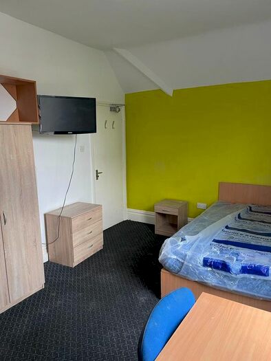 Studio To Rent In Victoria Park Road, Leicester, LE2