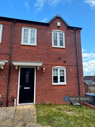 3 Bedroom Semi-Detached House To Rent In Caban Close, Birmingham, B31