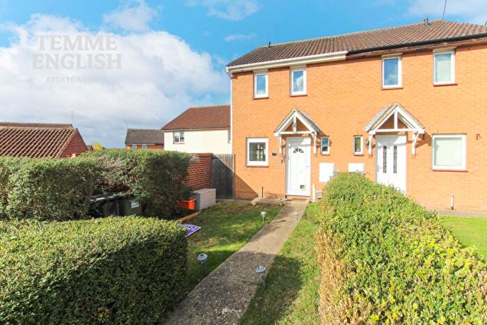 2 Bedroom Semi Detached House For Sale In Horkesley Way, Wickford, SS12