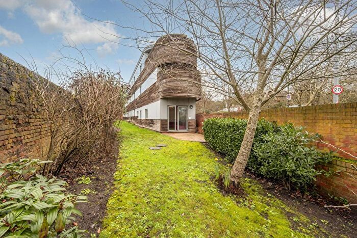 2 Bedroom Flat To Rent In Norstead Place, Roehampton, London, SW15