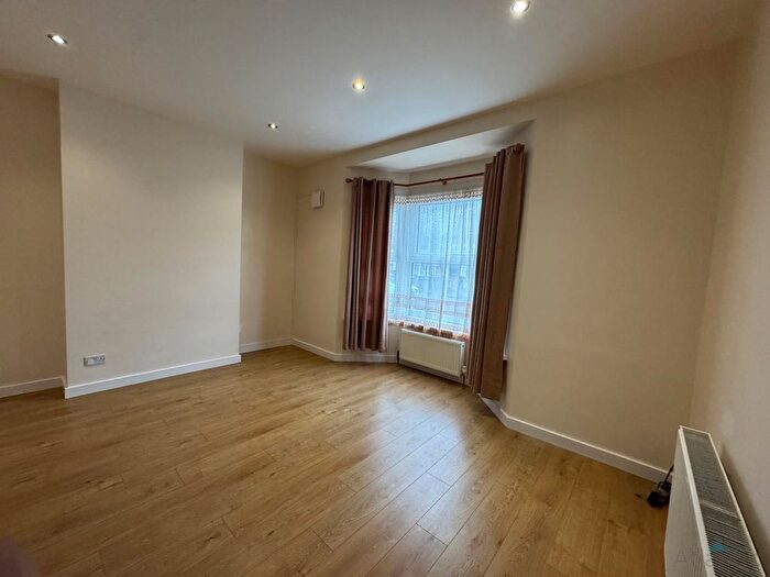 1 Bedroom Flat To Rent In St Georges Road, Leyton, E10