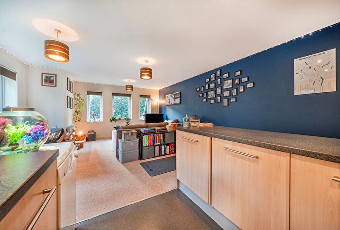 2 Bedroom Flat For Sale In Queripel Close, Tunbridge Wells, Kent, TN2