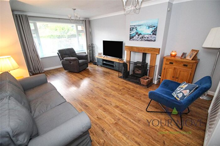 3 Bedroom Bungalow For Sale In Brendon Avenue, Bedford, Bedfordshire, MK41