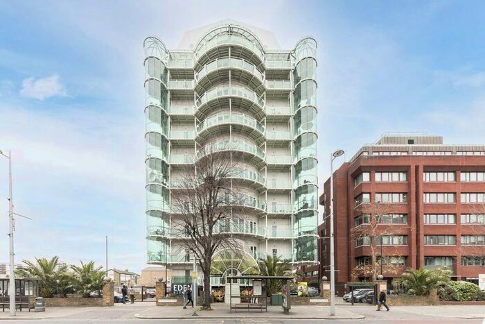 3 Bedroom Flat To Rent In Uxbridge Road, London, W5