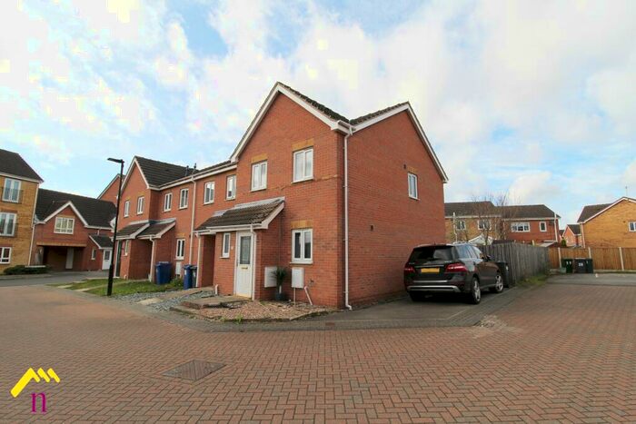 3 Bedroom Town House To Rent In Walstow Crescent, Armthorpe, Doncaster, DN3