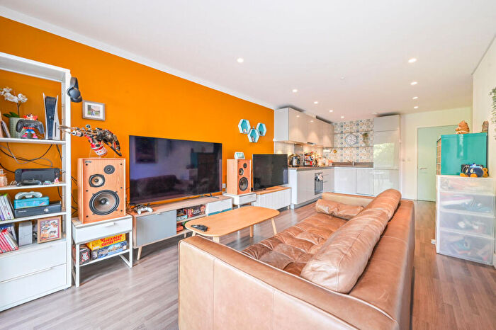 2 Bedroom Flat For Sale In Rathbone Market, Canning Town, London, E16