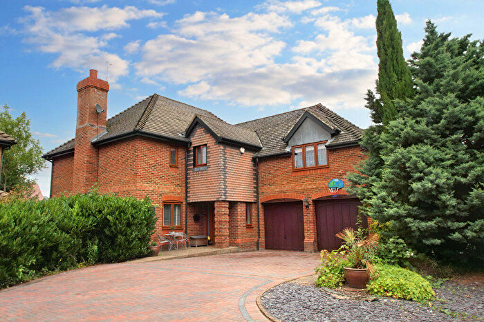 4 Bedroom Detached House To Rent In Bromham Road, Biddenham, Bedford, MK40